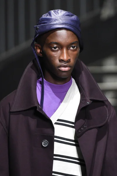 Look 75